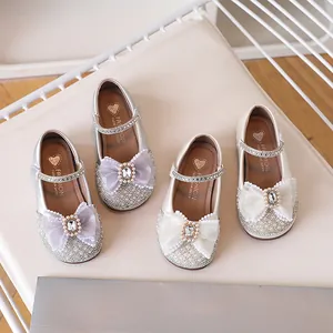 Chaussures Mary Jane pour filles avec nœuds en dentelle et accents de perles brillants
