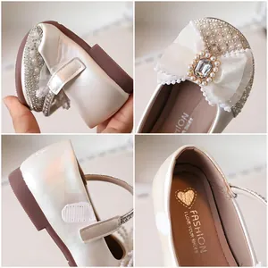 Chaussures de princesse blanches pour filles avec nœud en strass et perles élégantes