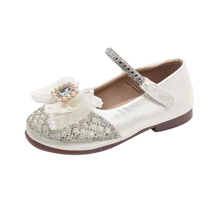 Chaussures de princesse fille blanc perle avec paillettes, nœud en dentelle et strass