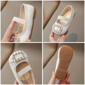 Zapatos Mary Jane para niña en tweed con hebilla de perlas y suela antideslizante blanca