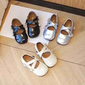 Scarpe Mary Jane da bambina in pelle con cinturini incrociati di perle, nero e argento