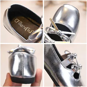 Scarpe Mary Jane argento da bambina con fiocco dolce e finitura metallica