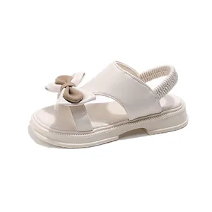 Cremeweiße Mädchen Sandalen mit dekorativer Schleife und rutschfester Sohle für den Sommer