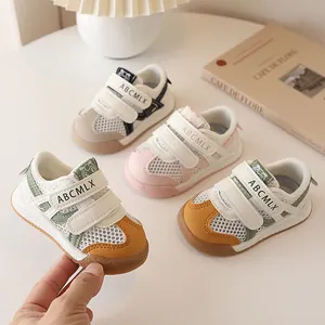 Chaussures de Marche en Maille pour Tout-petits Baskets Respirantes à Fermeture Auto-agrippante Antidérapantes pour Bébés