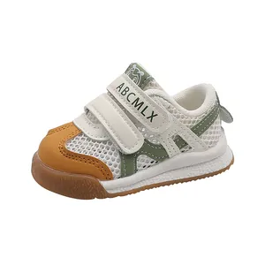 Baskets respirantes pour bébé garçon en mesh blanc et vert avec semelles souples