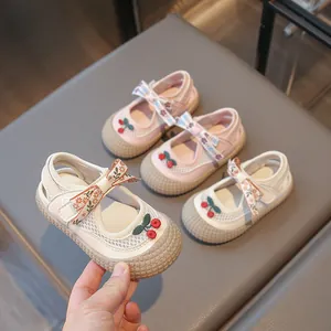 Chaussures Mary Jane pour Petites Filles en Mesh Respirant avec Broderie Cerise Nœud Floral Chaussures Princesse Semelle Antidérapante