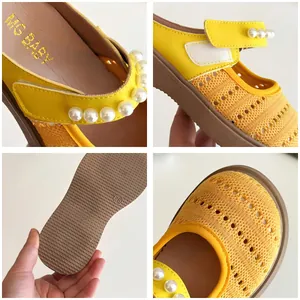 Gelbe Birkenstock-Sandalen für Mädchen mit Mesh-Webung und Perlendekor in Mehrwinkelansicht