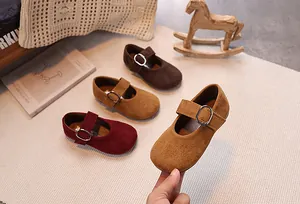 Détails des chaussures Mary Jane pour filles en bordeaux, marron et beige à boucle