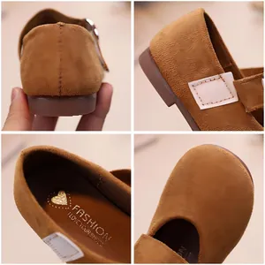 Mocassins de princesse en daim marron pour filles avec semelle souple et bout rond épuré