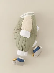 Baby jongens winter gewatteerd kruippakje met cartoon borduurwerk en zachte schoentjes