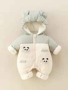 Combinaison bébé épaisse à capuche avec broderie panda et doublure polaire chaude