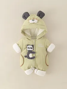 Winter baby romper groen met panda borduursel, capuchon met oortjes en warme fleece voering