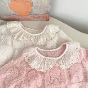 Ensemble pyjama d'hiver en polaire corail pour fille avec col dentelle et gaufrage