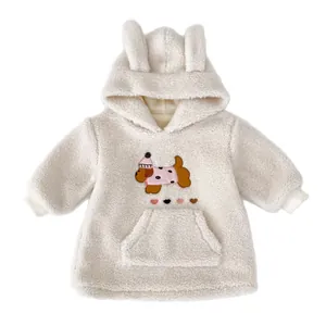 Set invernale spesso da bambina con ricamo a cucciolo e top con cappuccio e orecchie