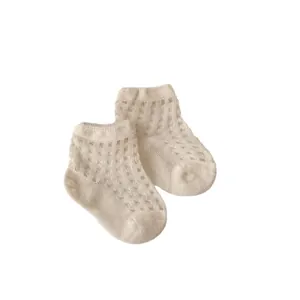Breathable cream mesh cotton socks for babies with ribbed cuffs and thin summer knit