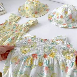 Baby Sommer-Set mit Blumenmuster, gerafften ärmellosen Tops und passenden Sonnenhüten