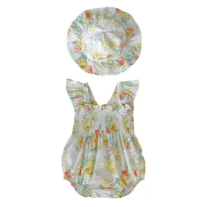 Baby Mädchen Blumen-Strampler mit passendem Sonnenhut und Aquarell-Blumendruck