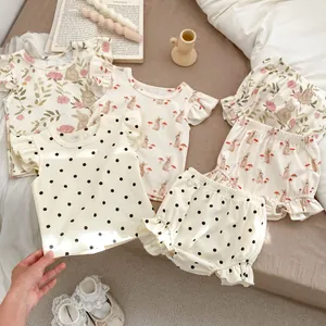 Ensemble d'été mignon pour bébé fille avec imprimés lapin et manches à volants