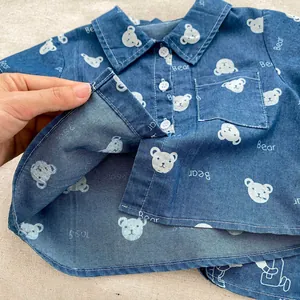 Completo estivo in denim per bambini con stampa di orsetti e colletto a rever
