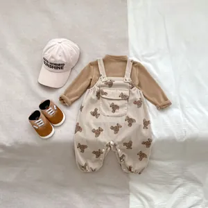 Conjunto de peto de pana para bebé con estampado de osos y camiseta de manga larga