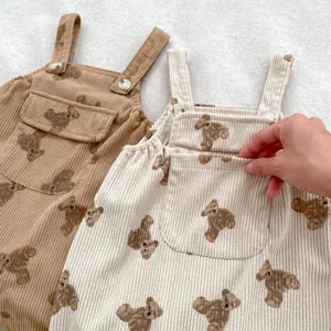 Peto de pana para bebé con estampado de osos en color marrón y blanco roto