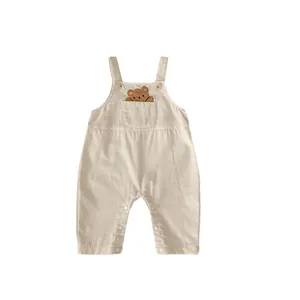 Salopette beige per neonati con ricamo a orsetto e bottoni a pressione per bimbi e bimbe