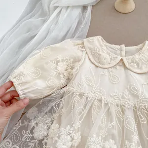 Elegante body bambina in tulle con ricamo floreale e maniche a sbuffo