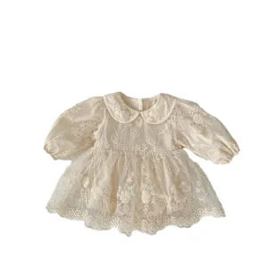 Elegante abito da principessa per neonata con ricami in pizzo e gonna in tulle a rete