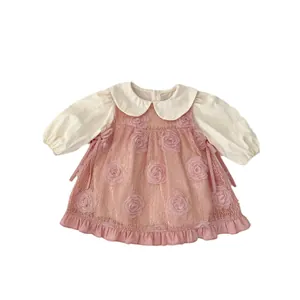 Ensemble robe bébé manches longues rose et blanc avec dentelle et roses 3D
