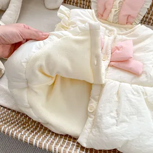 Gilet rembourré pour bébés avec oreilles de lapin, nœud et doublure en polaire