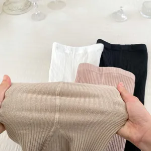 Leggings en coton côtelé élastique pour bébés en quatre couleurs pour le style d'automne
