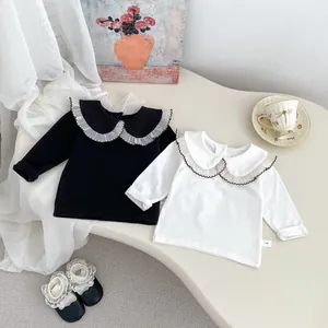 Baby Body Set mit Langarm und Peter Pan Kragen mit Spitzenbesatz für den Frühling