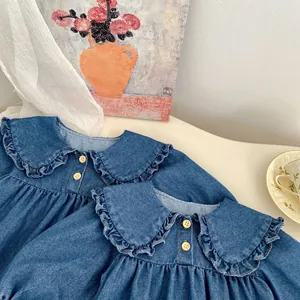 Robe en jean pour filles avec col à volants et boutons en bois style vintage