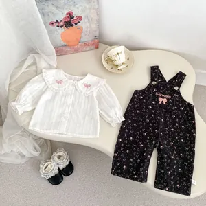 Conjunto de bebé con peto floral, camisa bordada y zapatos de encaje para primavera