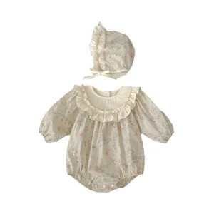 Completo neonata a fiori con colletto a balze e cappellino vintage abbinato