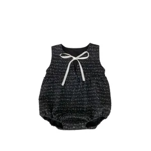 Eleganter Baby-Body aus Tweed mit cremefarbener Schleife und Druckknopfverschluss