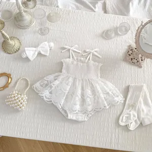 Barboteuse en Dentelle pour Bébé Fille Avec Bandeau Blanc Broderie Florale Maille Princesse Body pour Banquet d'Anniversaire
