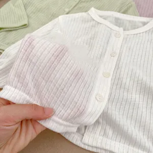 Leichte atmungsaktive Baumwollstrick-Sonnenjacke für Babymädchen in Weiß-Finish
