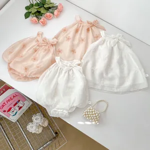 Abiti per neonata in tulle rosa e bianco con ricami floreali e fiocchi eleganti