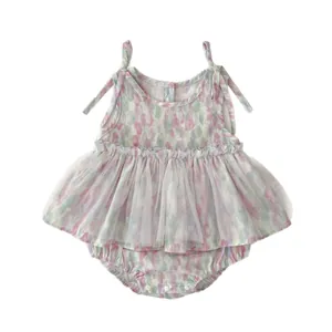 Barboteuse à fleurs pour bébé fille avec jupe en tulle et nœuds aux épaules pour l'été