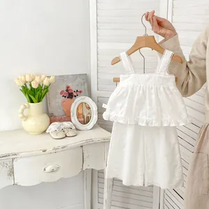 Ensemble d'été en coton blanc pour filles avec broderies florales et volants doux