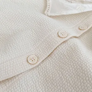 Mädchen Beige Waffelstrickjacke mit elegantem weißem Spitzenkragen und Knöpfen