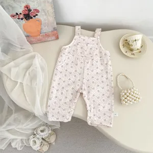 Baby-Mädchen Strampler mit Blumenmuster, Hasenohren und verstellbaren Trägern in Creme