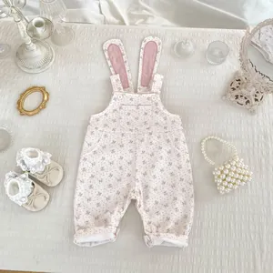 Baby-Mädchen Blumen-Latzhose mit Hasenohren-Trägern und passendem weichem Baumwoll-Body