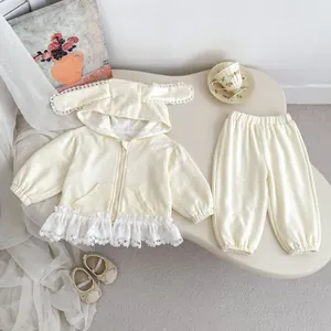Ensemble d'automne deux pièces pour bébé fille avec capuche à oreilles de lapin et dentelle