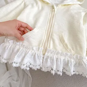 Gilet à capuche blanc crème pour filles avec bordure en dentelle et maille douce