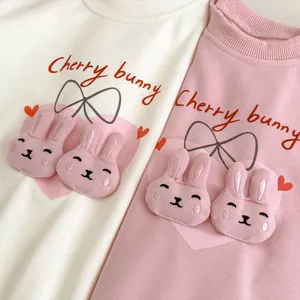 Barboteuse bébé Cherry Bunny en beige et rose avec broderie lapin 3D et nœud mignon