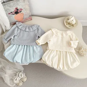 Details von Baby-Body-Kleid-Set mit Rüschenkragen und gerippter Stoffstruktur