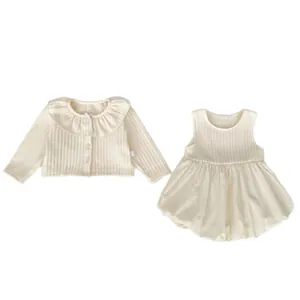 Zweiteiliges Baby-Mädchen-Set mit Strickjacke und ärmellosem Kleid in Elfenbeinweiß
