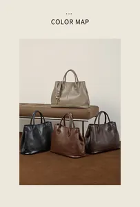 Selección de colores detallada de bolsos tote de cuero en cuatro tonos elegantes clásicos